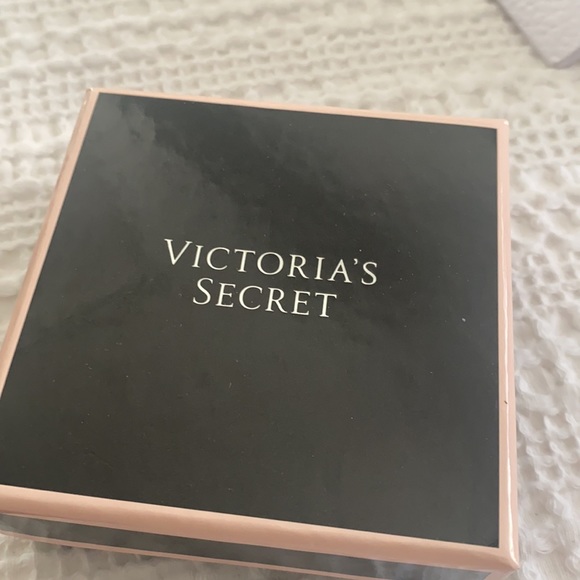 Victoria secret rose gold necklace - Picture 5 of 6